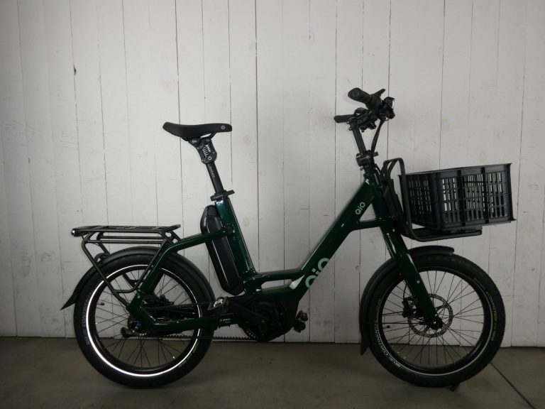 Vélo électrique polyvalent et compact